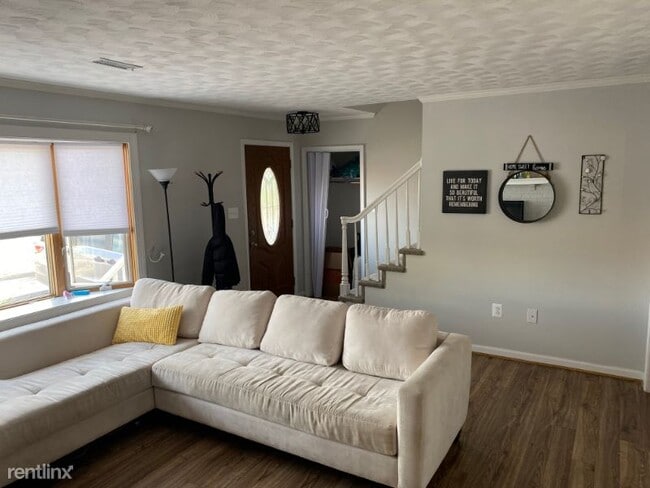 Building Photo - 4 br, 2 bath House - 3701 Beach Drive Blvd
