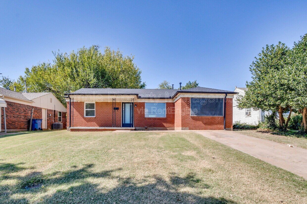 Photo - 813 S Midwest Blvd