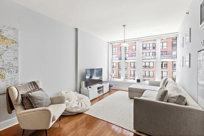 Foto del edificio - 1125 Maxwell Ln