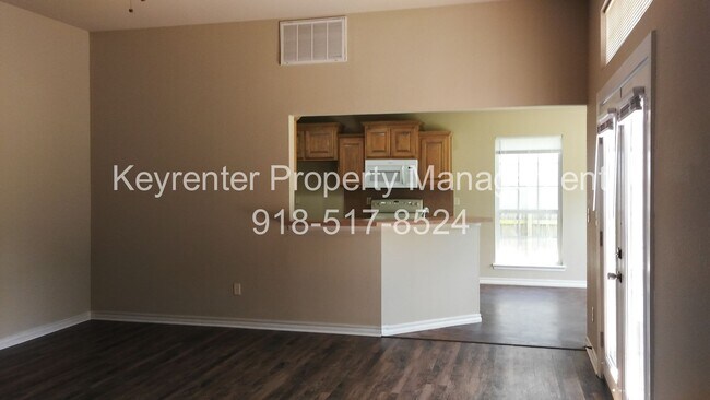 Foto del edificio - Claremore | 3 Bed | 2 Bath | Large Backyard