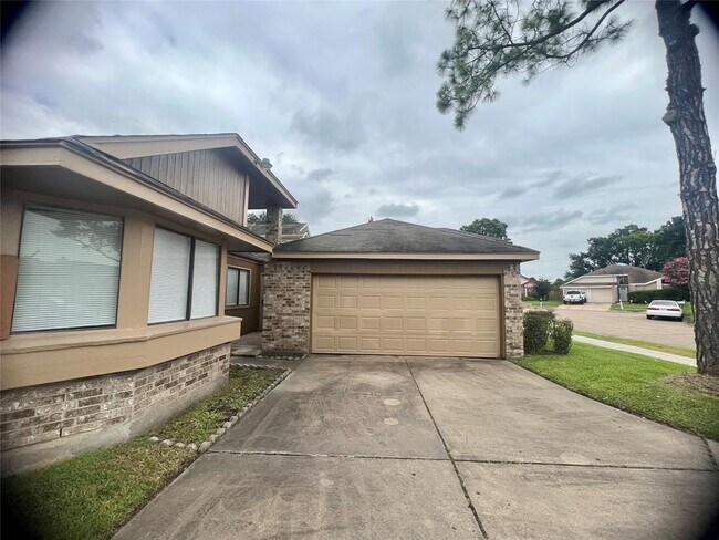 Foto del edificio - 7831 Redgate Cir