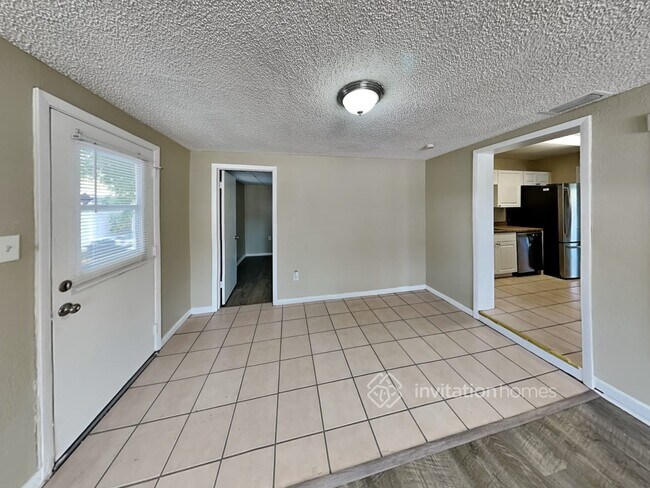 Building Photo - 8003 Winston Ln