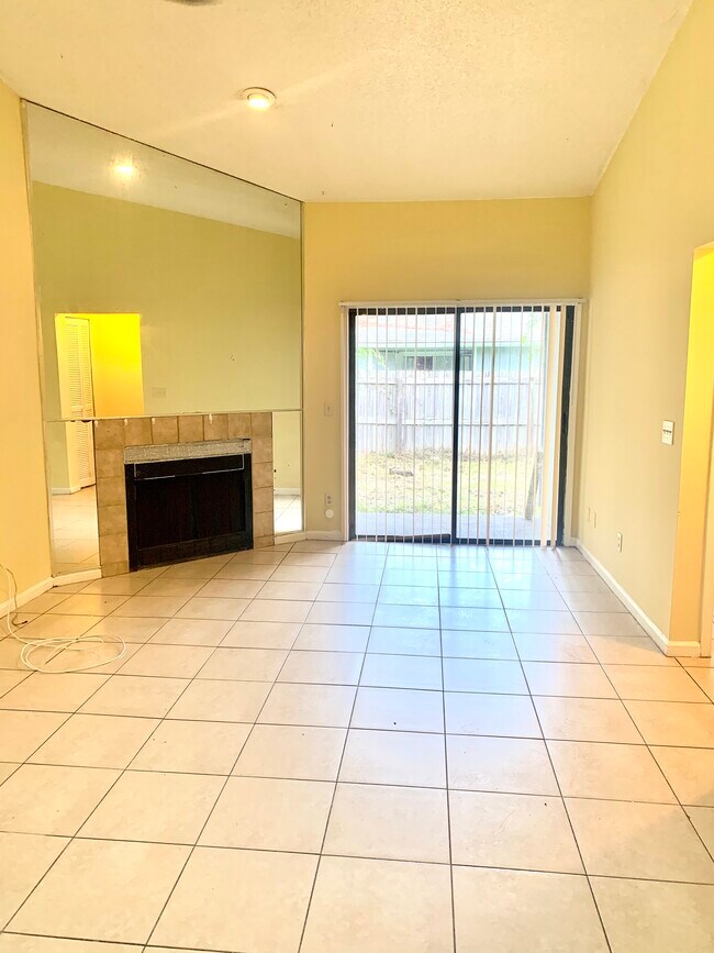 Foto del edificio - 5128 Indian Lakes Ct