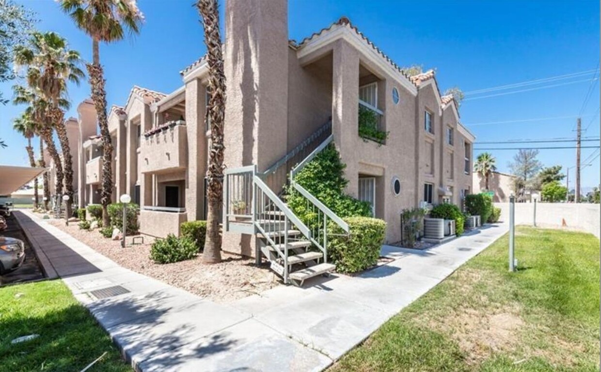 Foto principal - Beautiful 2bed / 2bath condo!