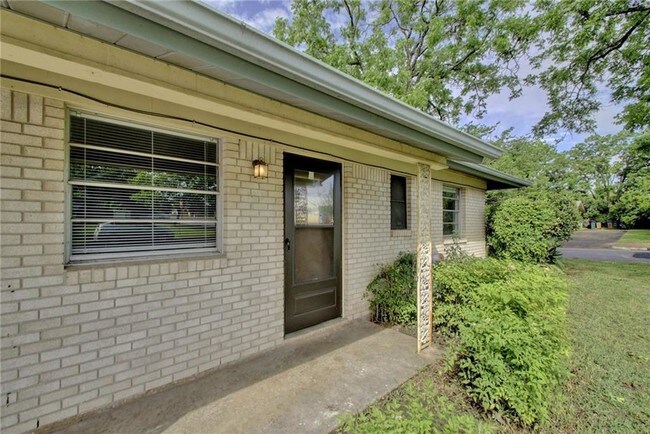 Foto del edificio - 6805 Hardy Dr