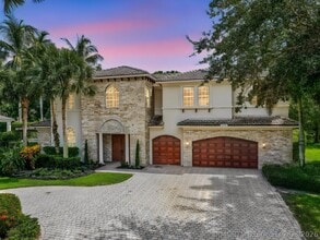 Building Photo - 8948 Pinebrook Ct