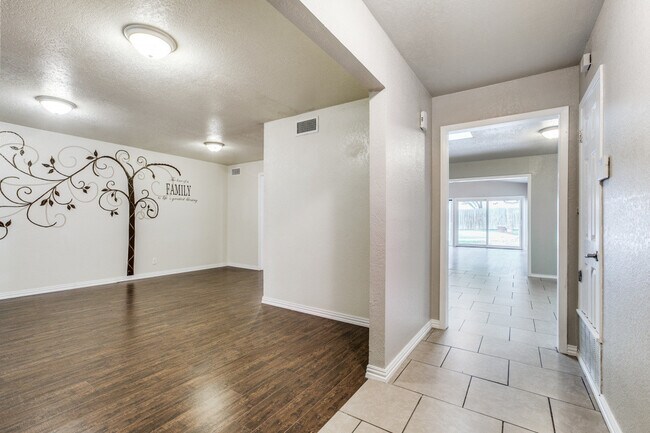 Foto del edificio - 211 Trafalgar Rd