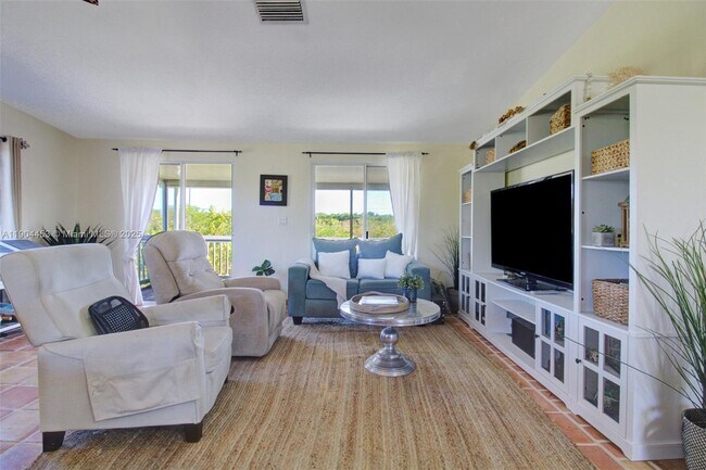 Foto del edificio - 133 Valois Blvd