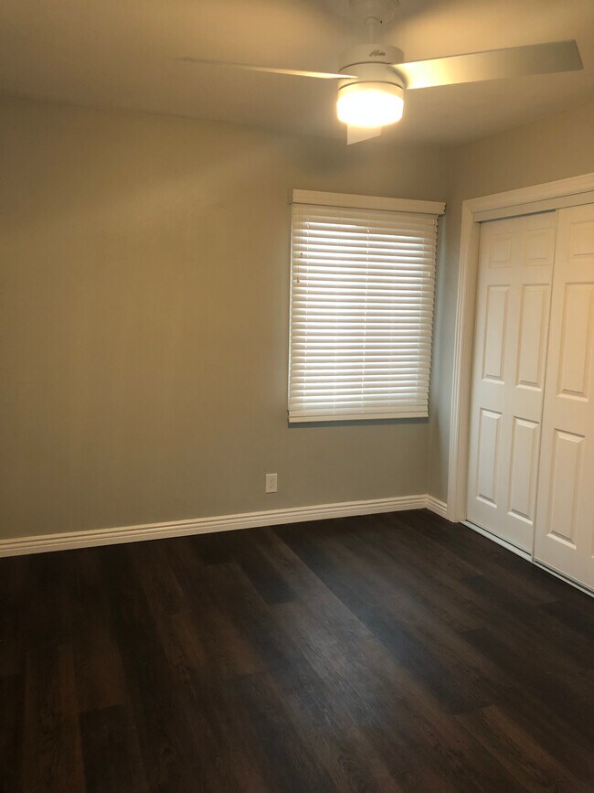 Bedroom - 1611 Lake St