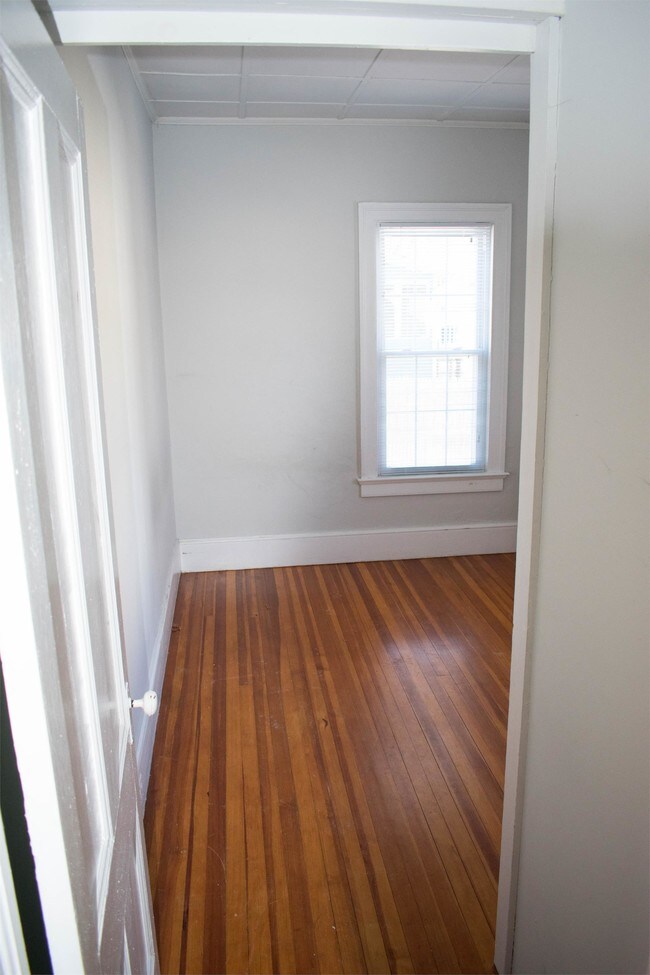 Building Photo - Thompson House - Apt A