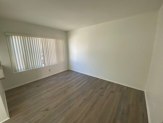 Foto del edificio - 2680 Phipps Avenue