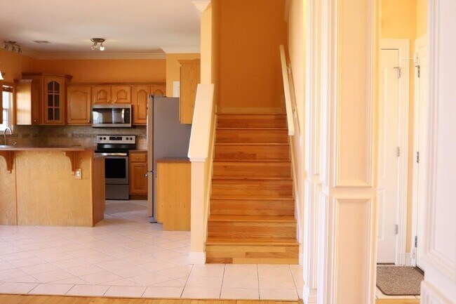 Building Photo - 2908 Northaven Dr