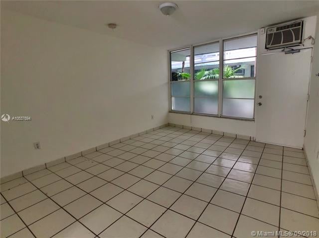 Building Photo - 1446 Ocean Dr