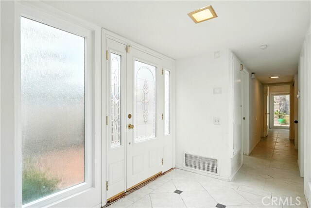 Foto del edificio - 75 Willow Tree Ln