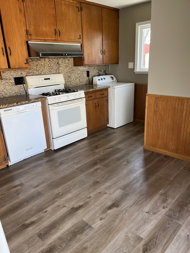 Building Photo - 4148 Kensington Dr