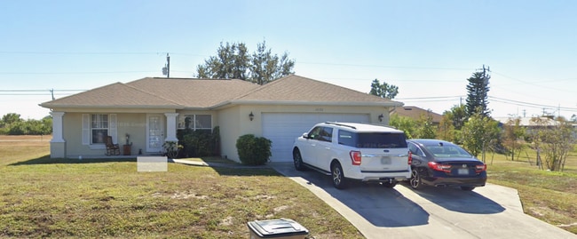 Building Photo - 1624 Kismet Pky E