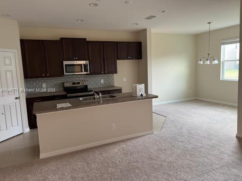 Building Photo - 1220 Celery Oaks Ln