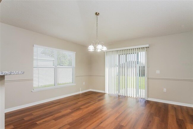 Building Photo - 930 Deming Dr