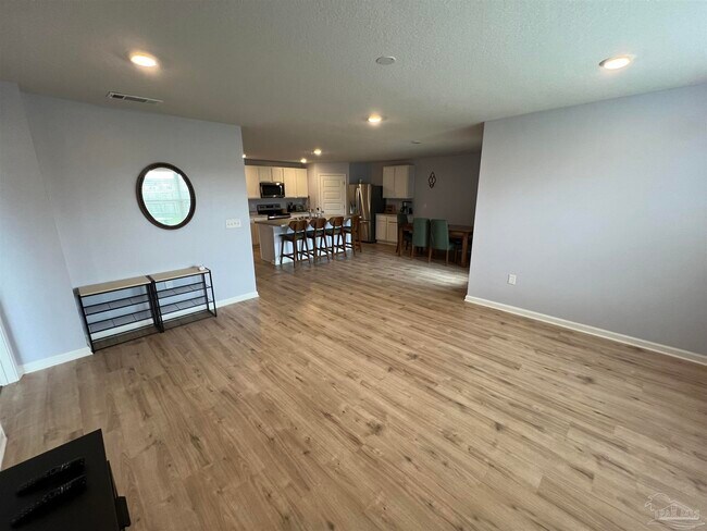 Foto del edificio - 5276 Peach Dr