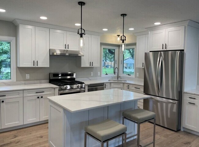 Foto del edificio - Beautiful newly updated single family home...