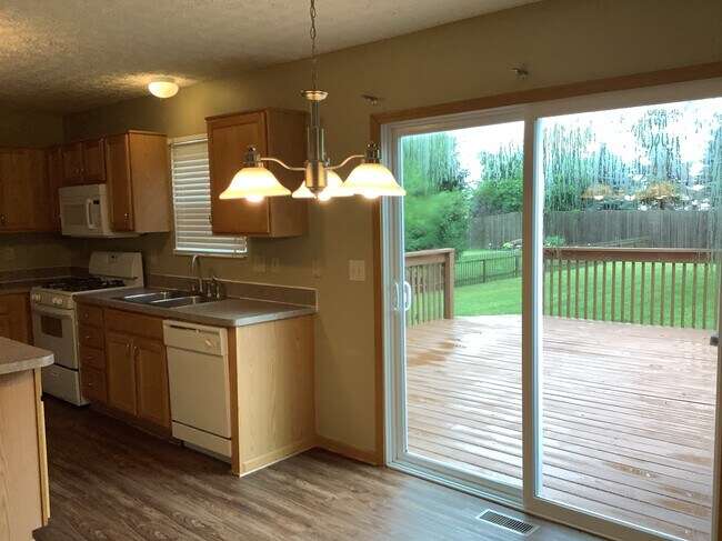 Building Photo - 8889 Sedona Court