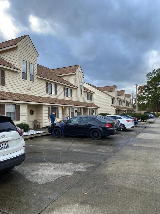 Estacionamiento - 510 Fairwood Lakes Dr
