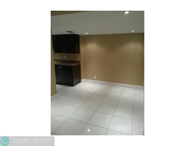 Foto del edificio - 8002 NW 27th Pl