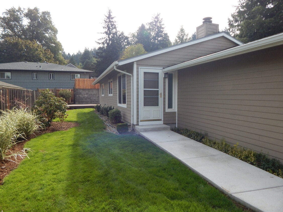 2140 Tompkins St, West Linn, OR 97068 House Rental in West Linn, OR