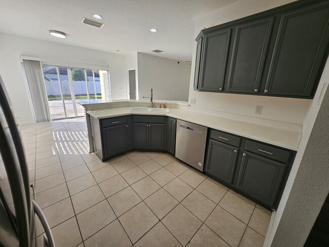 Building Photo - 14548 Grand Cove Dr