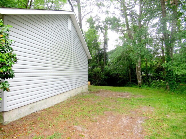 Building Photo - 315 Cedar Creek Dr