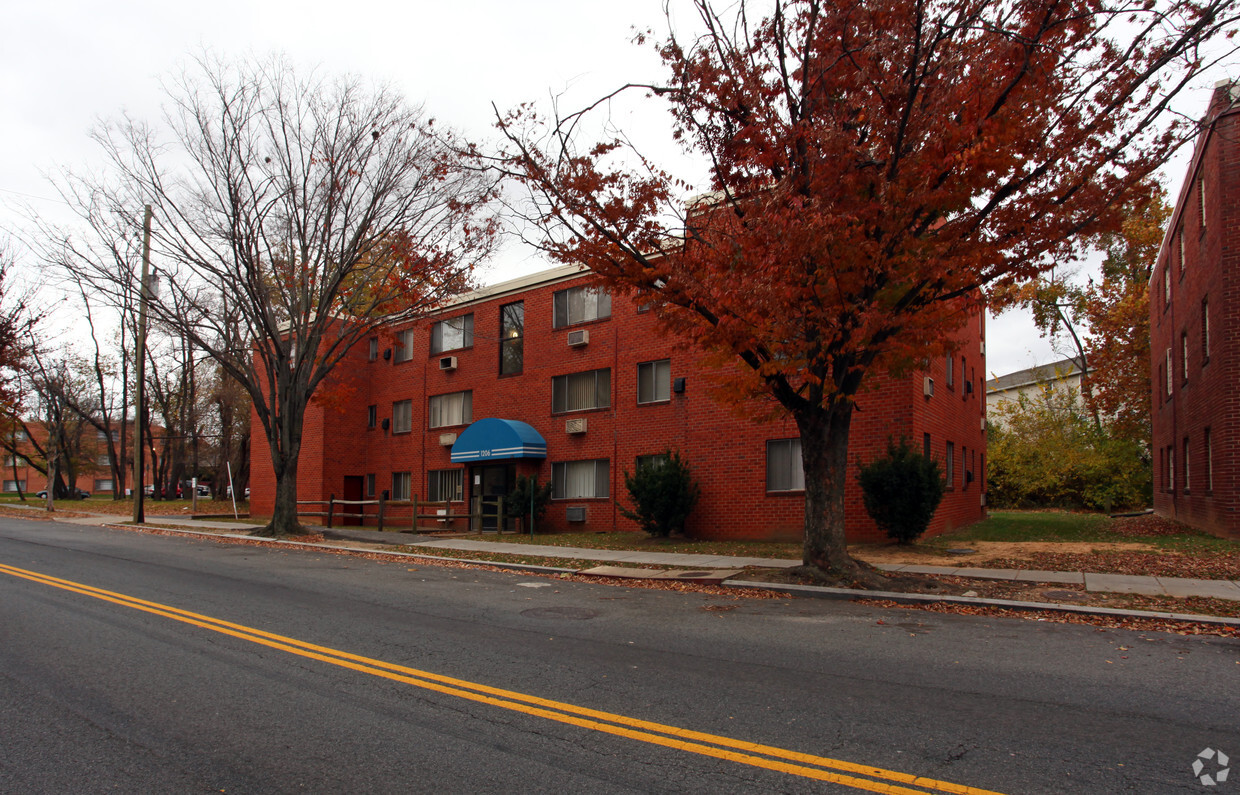 Building Photo - 1206 Eastern Ave NE