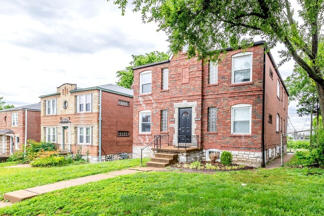 Building Photo - 4948-4948 Kemper Ave
