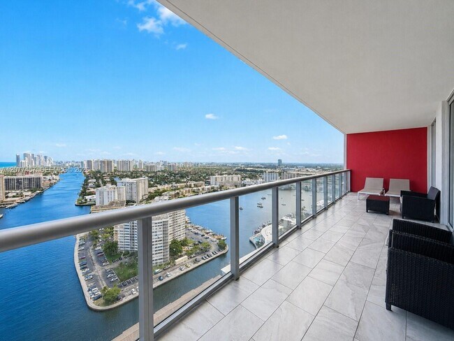 Building Photo - 2600 E Hallandale Beach Blvd