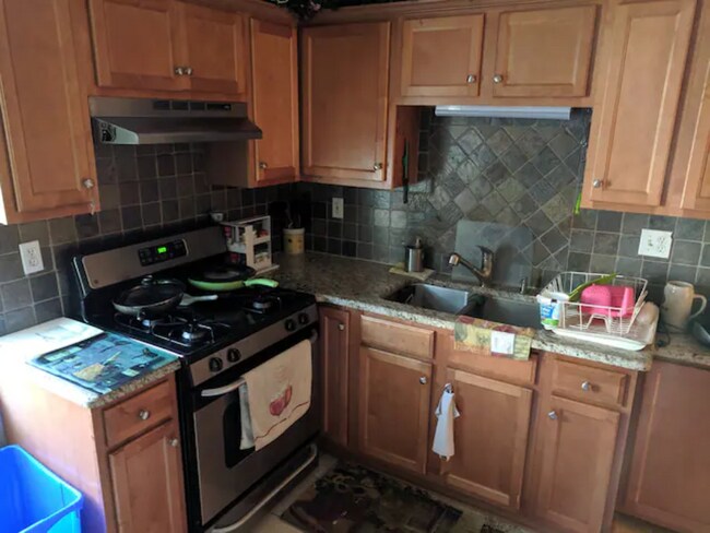 Kitchen - 125 Pleasant St