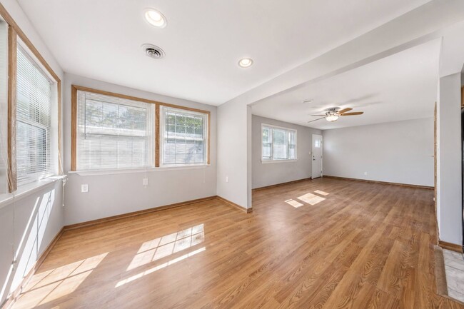 Building Photo - 138 Banneker Dr