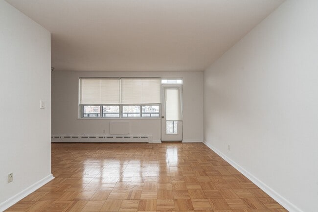 Building Photo - 27 Paxtonia Blvd