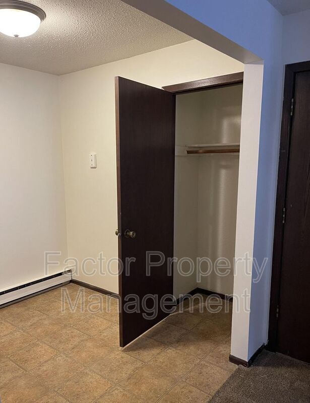 Foto del edificio - 418 Allan Ave