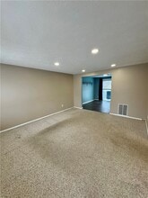 Building Photo - 5 Bramblewood Ln