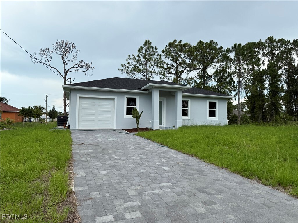 Foto principal - 1037 Macy St E