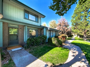 Building Photo - 2282 S Oakland Way