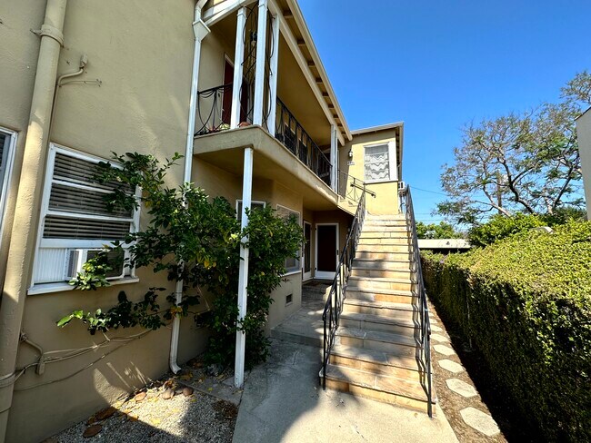 Building Photo - 626 N Spaulding Ave