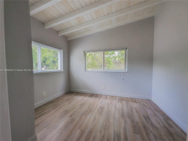 Foto del edificio - 535 NE 133rd St