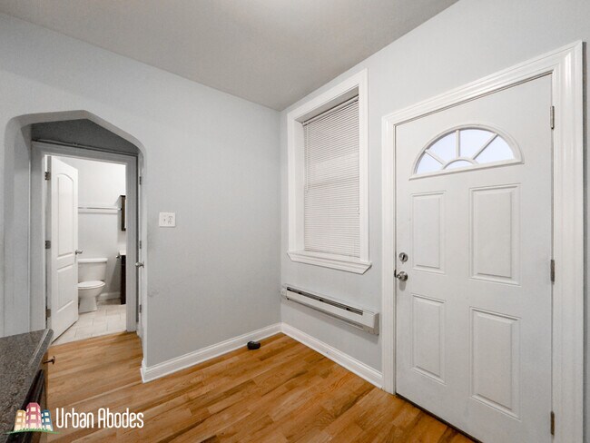 Foto del edificio - 4419 N Wolcott Ave