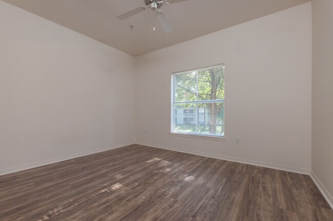 Foto del edificio - 6025 Westgate Dr