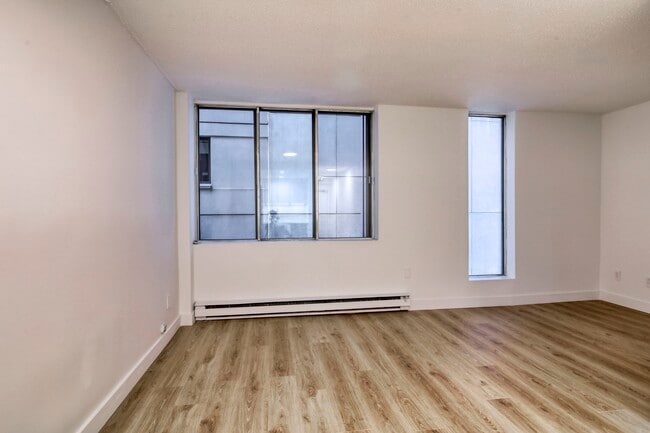 Photo du bâtiment - 2285 Rue St Mathieu