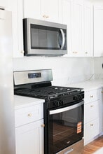 Building Photo - 170 Salem St