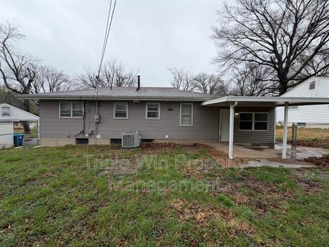 Building Photo - 914 Hutton Pl