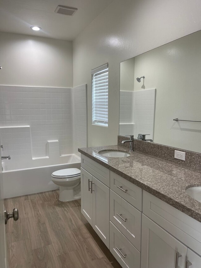 Foto del edificio - 9812 Krista Vineyard Way