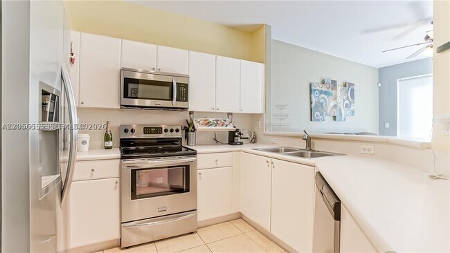 Building Photo - 14960 SW 9th Ln