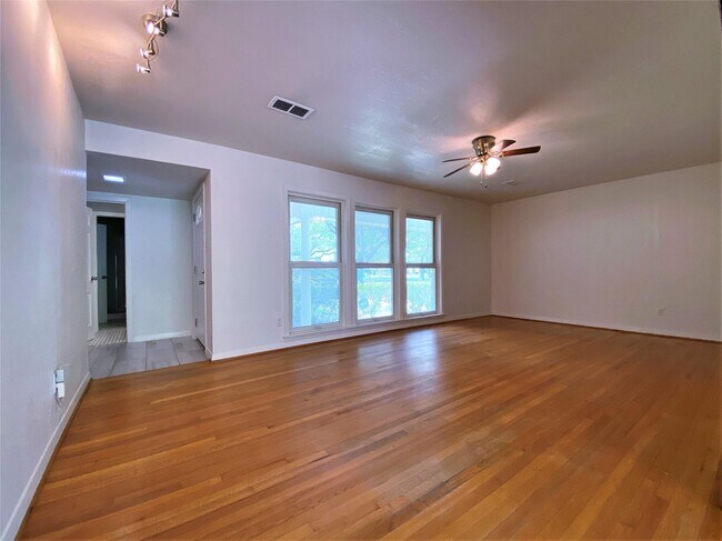 Foto del edificio - 5242 Beechnut St